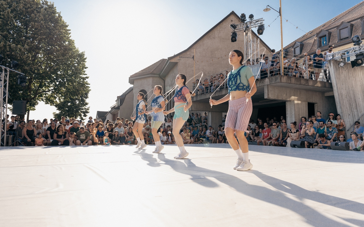 « HIT OUT » de Parini Secondo x Bienoise au Festival Jogging ! Le Carreau du Temple  Paris