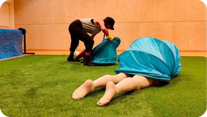 Jaune Poussin - étape de travail ! Cie debout dehors. Org La Loggia. Salle de la Gonelle Saint-Péran