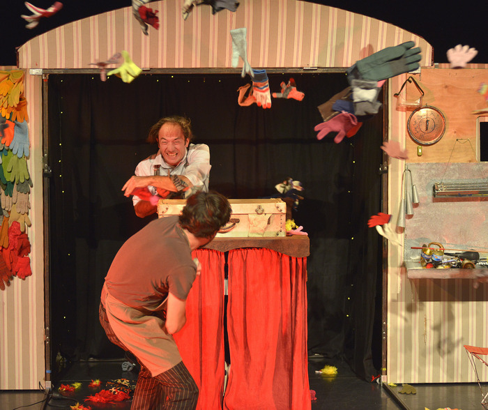 LA BOITE A GANTS Pont des arts Cesson-Sévigné