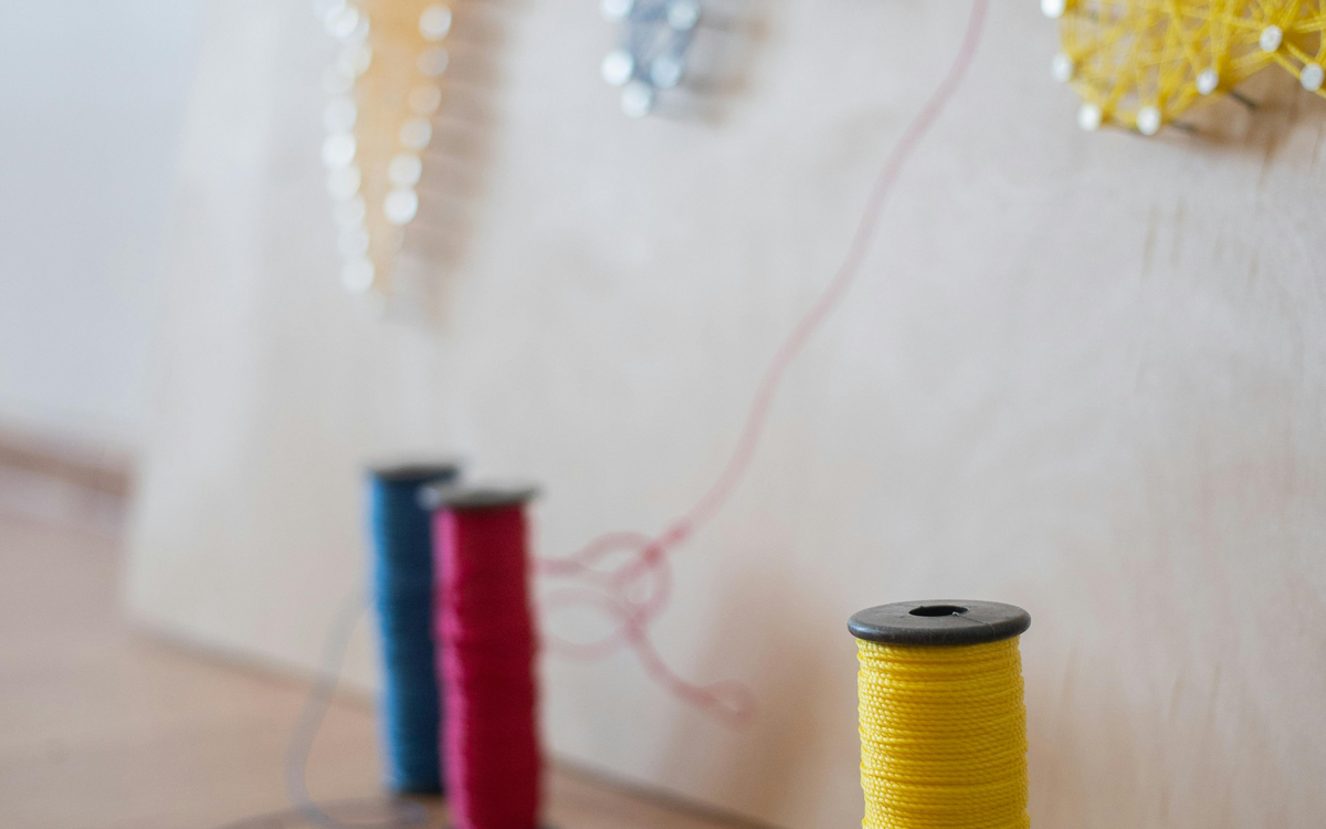 Le fil dans l'art contemporain Bibliothèque Drouot  Paris
