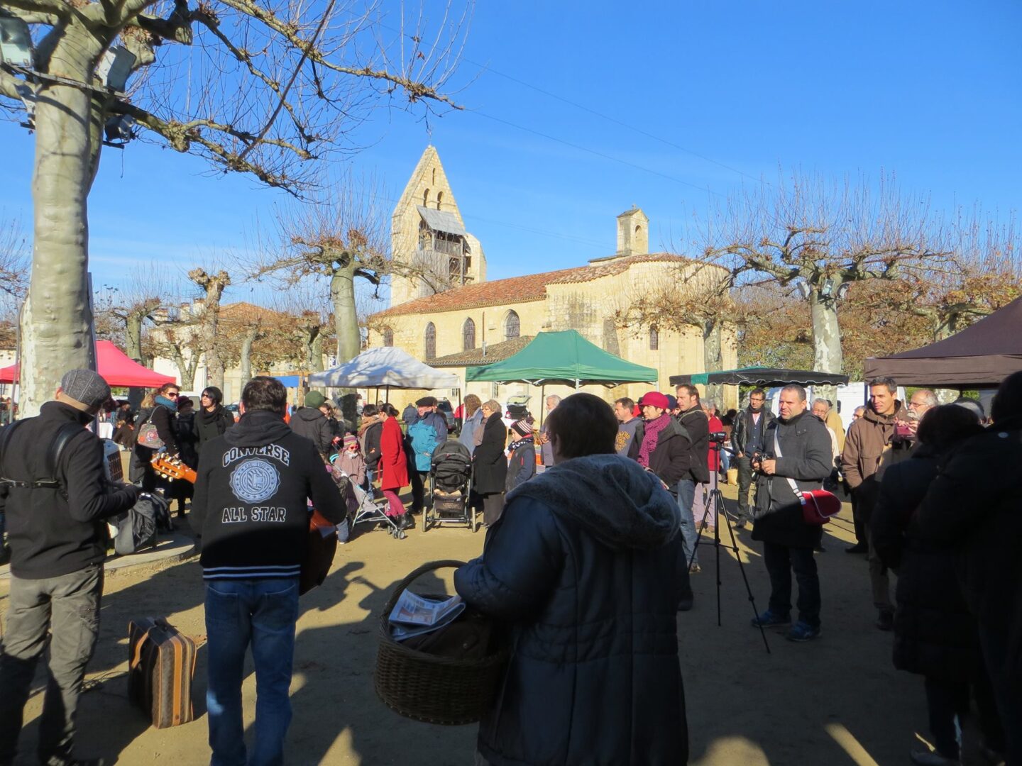 Le Joyeux Marché Place de l'Eglise Préchac 2026-04-05