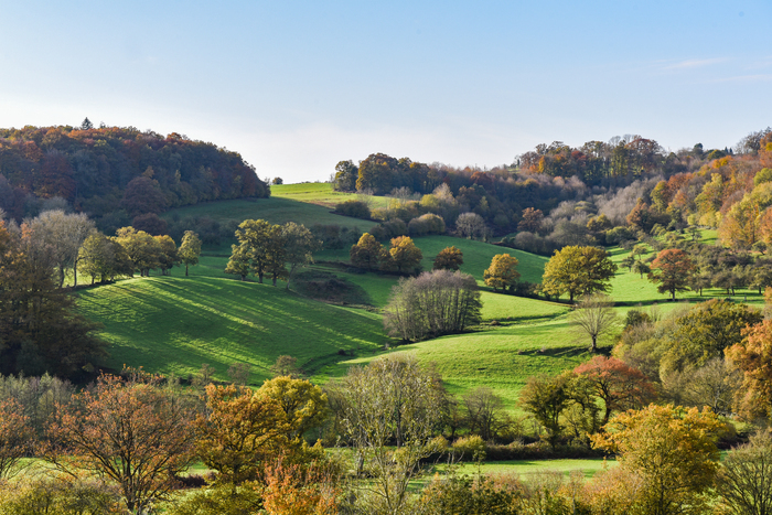 Le sentier des méandres Devant l'office de tourisme de la Roche d'Oëtre