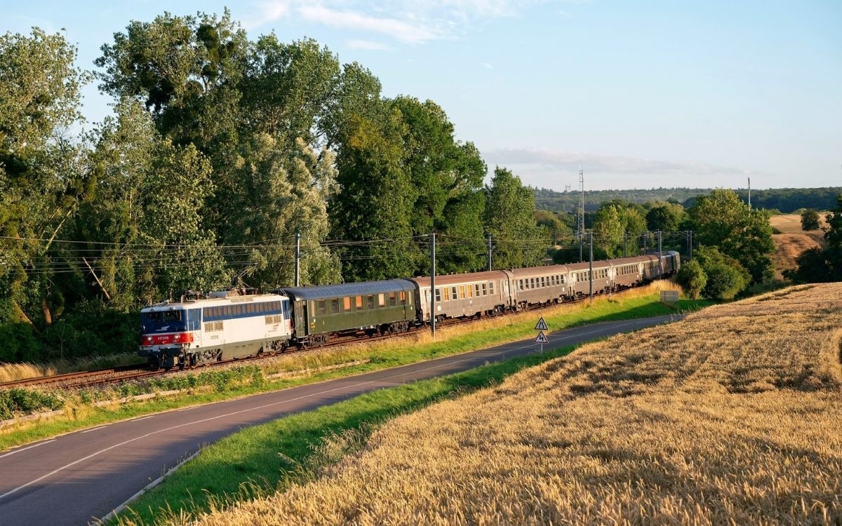 Le "Train des bulles" de l'AAPSL Gare de l'Est  Paris