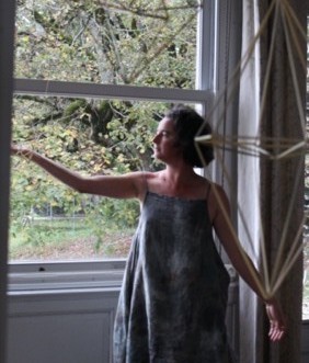 Les élèves de l'école de danse improvisent avec les Himmelis art Finlandais Châteaux en fête Domaine de Langlardie Soudat 2026-04-21