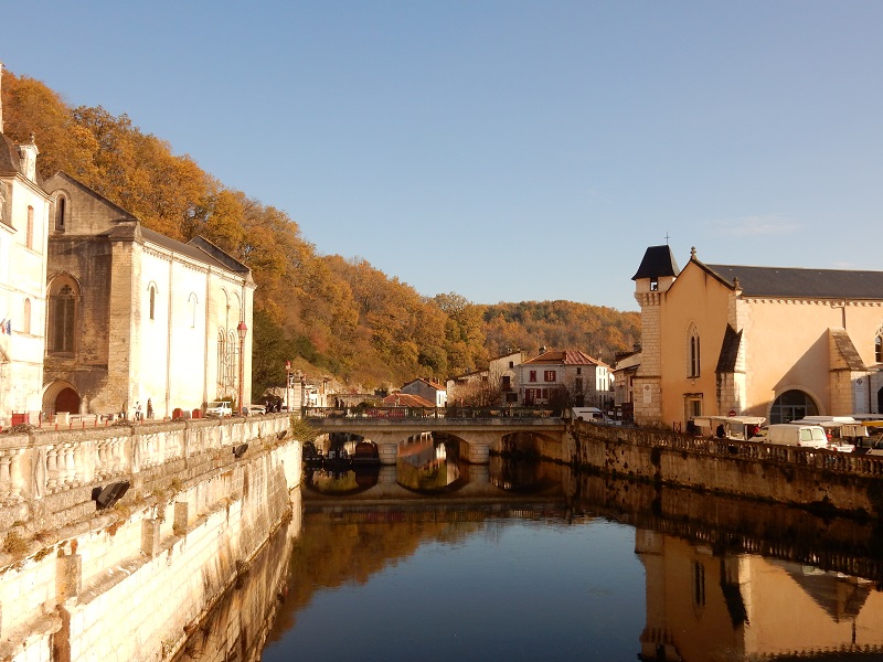 Marché fermier de producteurs Place du marché Brantôme en Périgord 2026-06-23