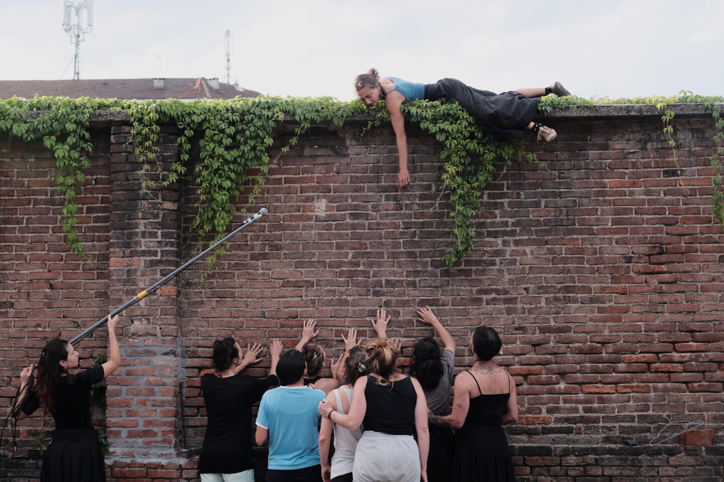 Marche performative Le lichen prend racine comme Rosa prend le bus Radicelle et soirée musicale