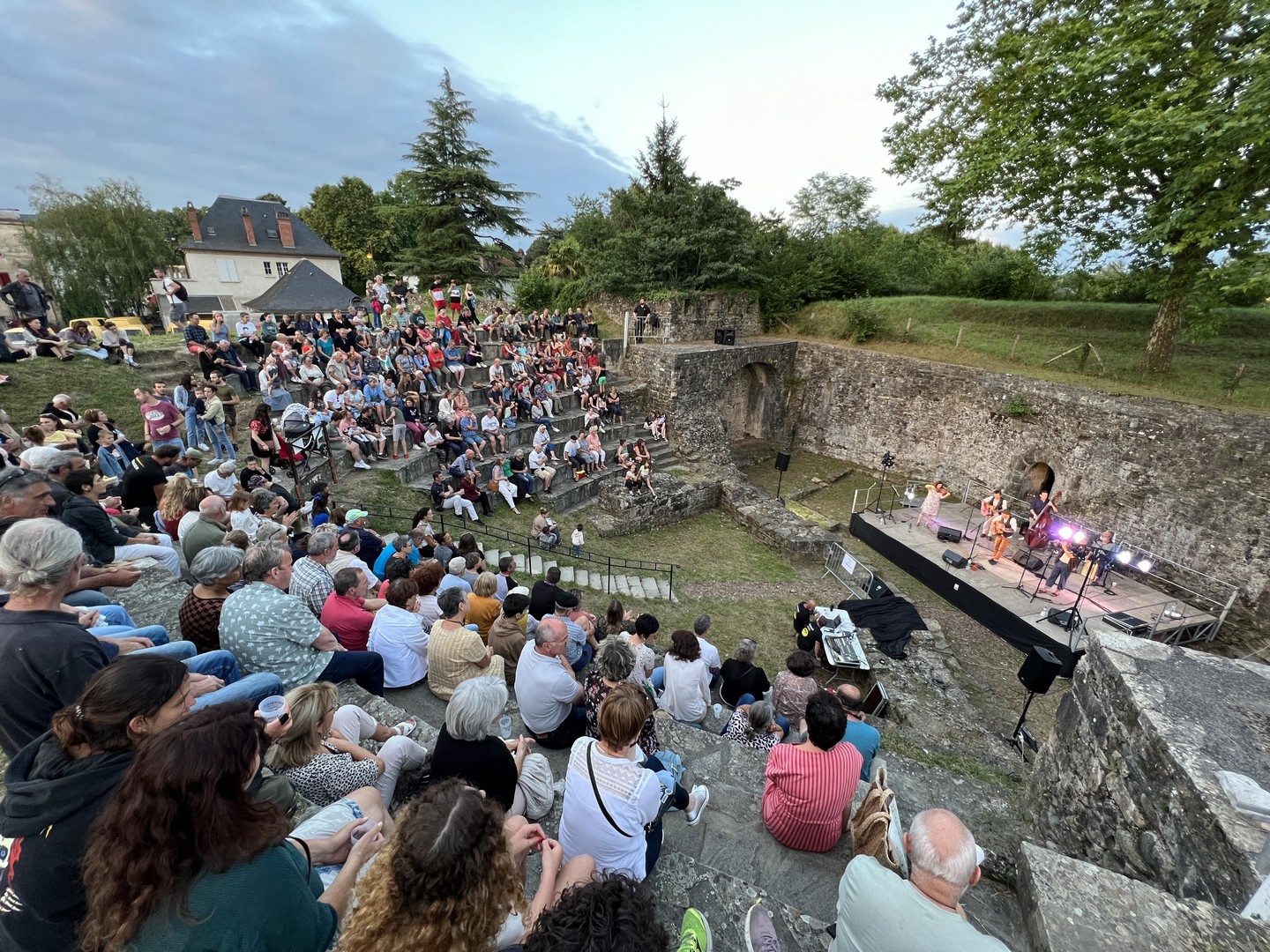 Mardis Musicaux Navarrenx Théâtre Pierres et Vestiges Navarrenx