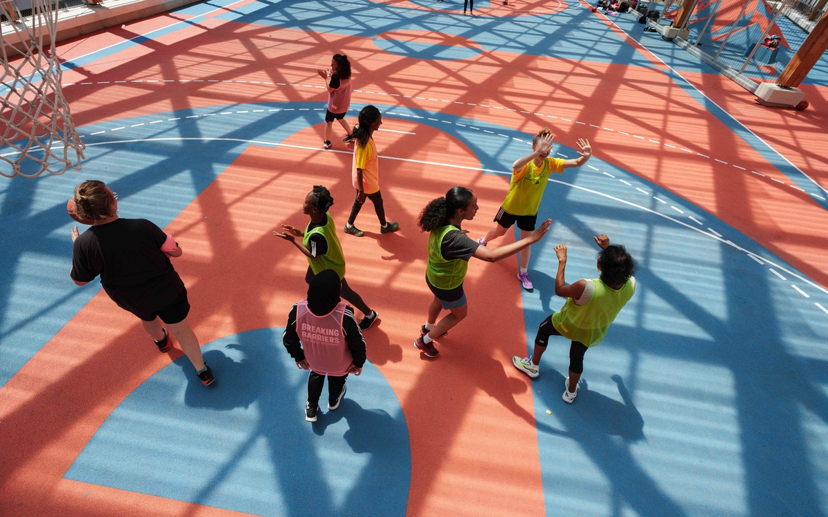 Paris Sportives : Handball et Basket Ball au TEP Goutte d&rsquo;Or Terrain de Sport de la Goutte d&rsquo;Or Paris