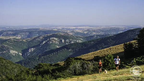 Projection Après quoi tu cours? Rue du Faubourg Haut Nant 2026-04-10