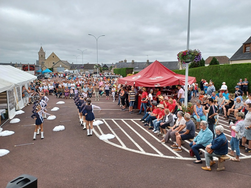 Rassemblement de véhicules de collection Place de la Fraternité Créances 2026-06-28