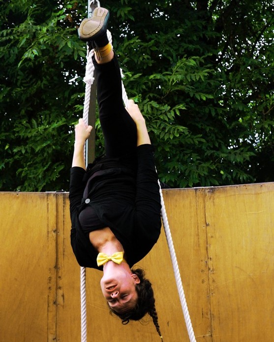 SPECTACLE À LA ROSÉE PALABRE (CIRQUE DE PROXIMITÉ DANS UN ESPACE CLOS À CIEL OUVERT)  Nasbinals 2026-05-30