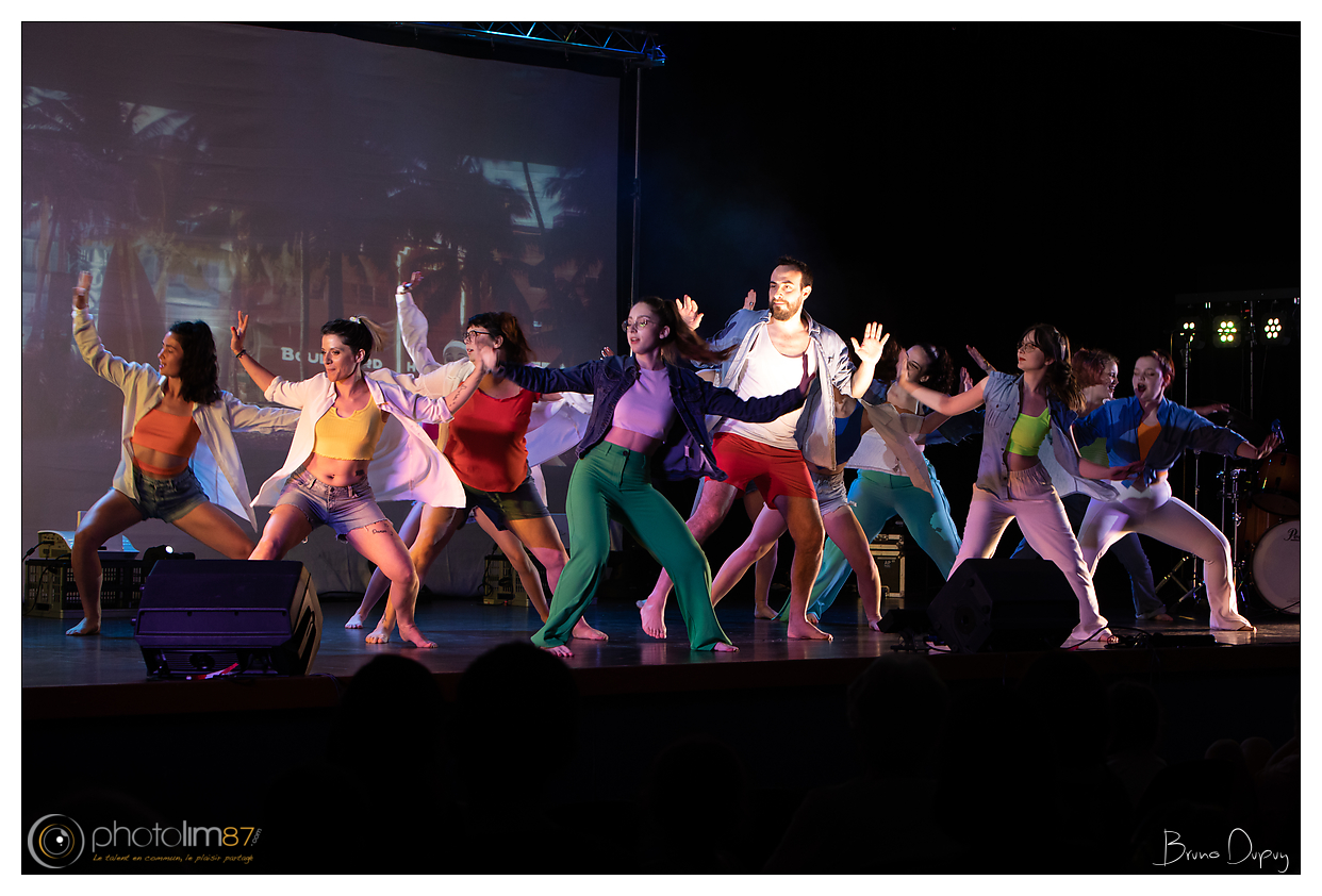 Spectacle DE L’ÉCOLE À LA SCÈNE Spectacle DE L'ÉCOLE À LA SCÈNE Espace Crouzy Boisseuil 2026-05-29