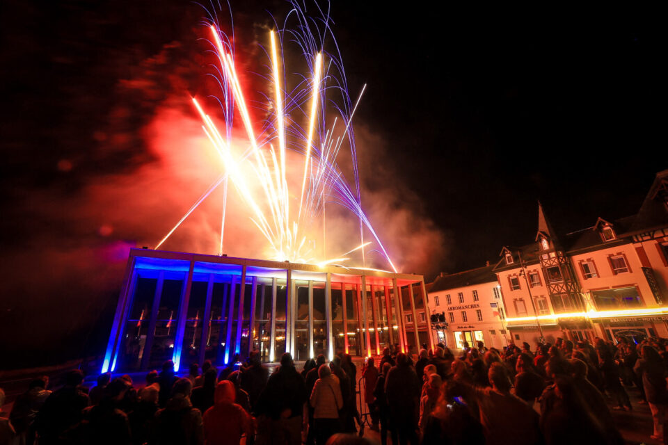 Spectacle pyrotechnique Place du 6 juin Arromanches-les-Bains