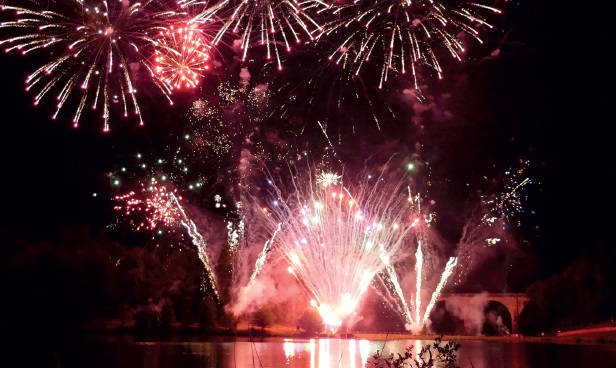 Spectacle pyrotechnique du 14 juillet Route du Viaduc Saint-Yrieix-la-Perche