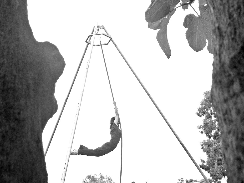 Spectacle vocal & acrobatique Ce à quoi nous tenons 232 Place de l'Eglise Sorde-l'Abbaye 2026-05-10