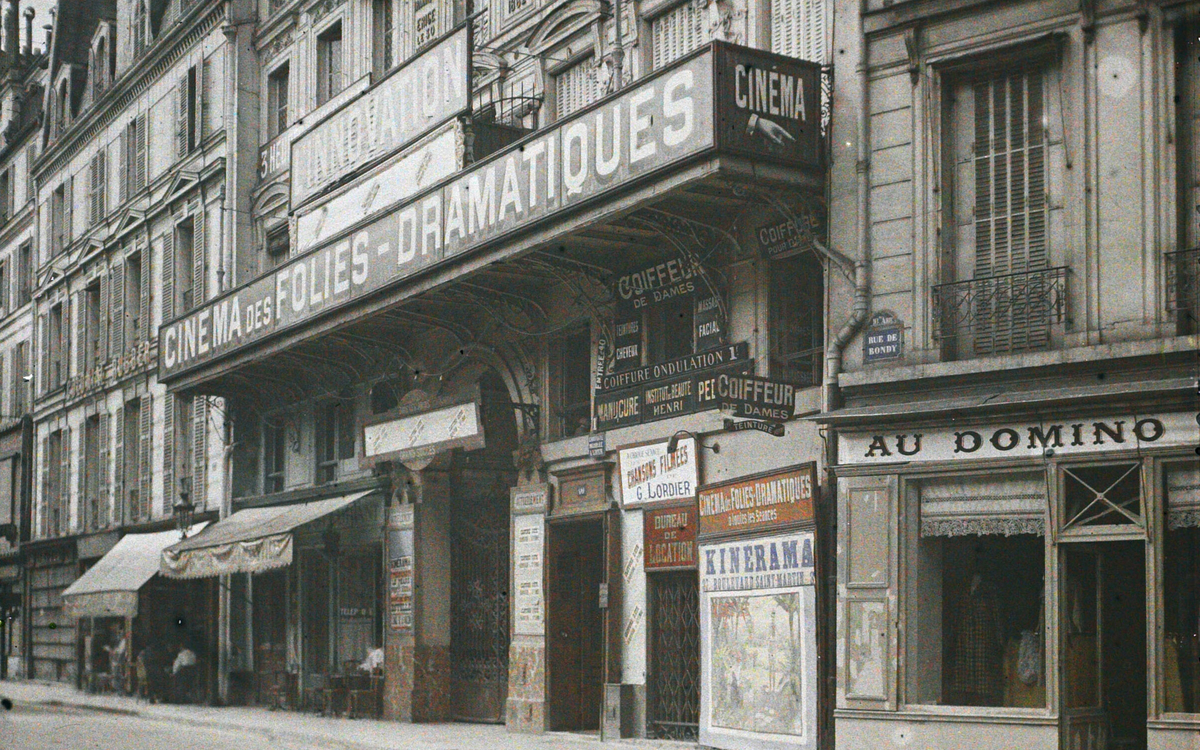 Un boulevard pour les premiers pas du cinéma Médiathèque Françoise Sagan  Paris