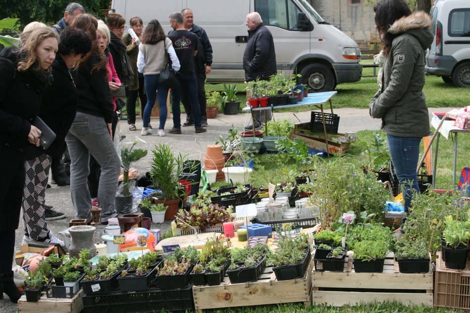 VIDE-GRENIERS & VIDE-JARDINS  Launac 2026-04-26