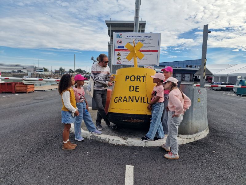 Visite commentée spéciale enfants Polo, raconte moi le port de pêche Office de Tourisme Granville Terre et Mer Granville