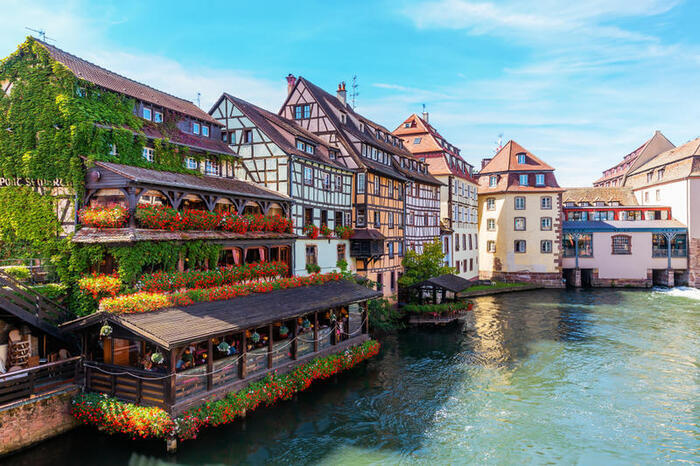 Visite insolite de Strasbourg : un jeu de piste interractif Square Louise Weiss Strasbourg
