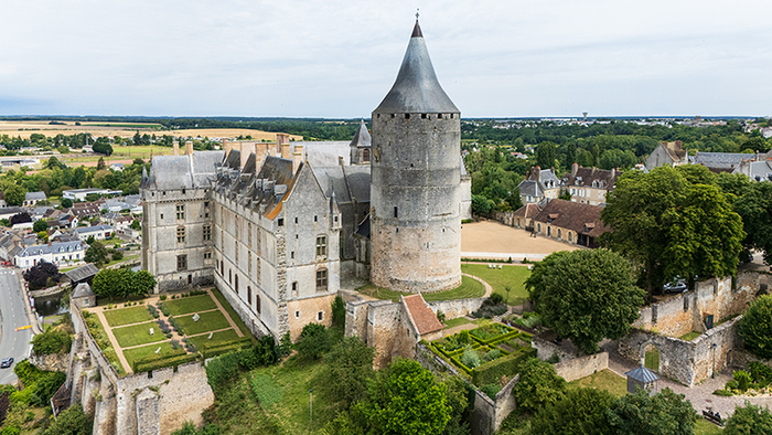 A la découverte des deux jardins du château de Châteaudun Jardins du château de Châteaudun Châteaudun