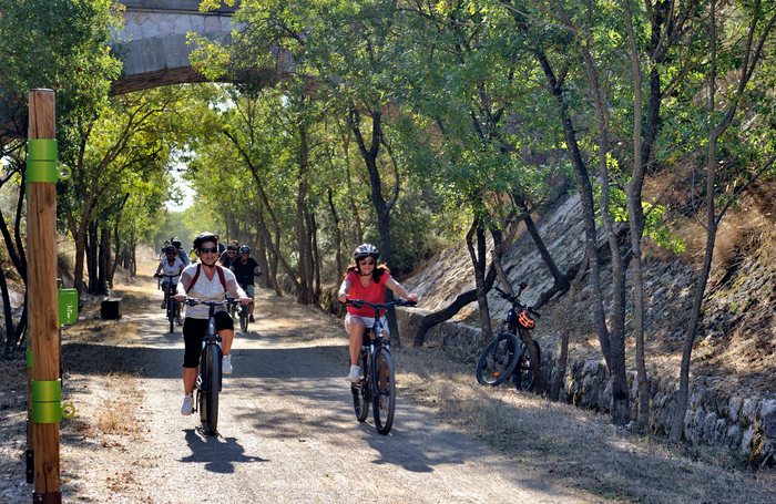 À vélo sur la voie verte !, Office de tourisme, Capestang, Capestang