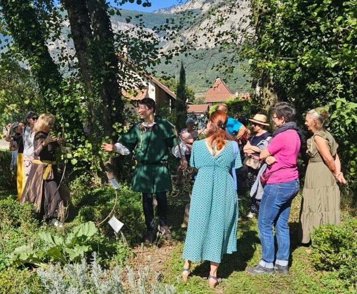 Animation théâtrale – Jardin du moulin des Ayes à Crolles, Jardin de plantes du moulin des Ayes, Crolles