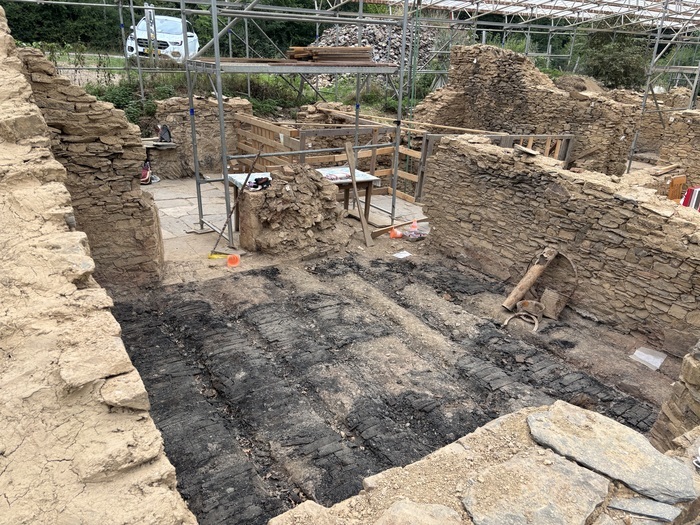 Archeologesche Site vun der Përmesknupp – Site archéologique St Pirmin (Kaundorf), Përmeshaff, Kaundorff, Lac de la Haute-Sûre