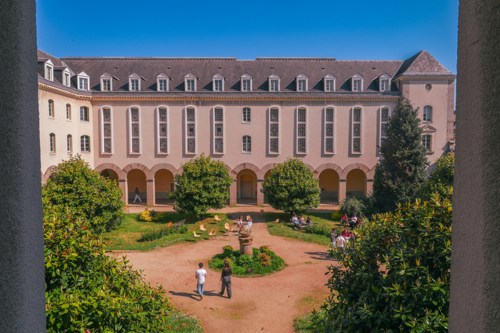 Arrêt sur le patrimoine : la Faculté des Sciences Économiques Campus Centre – Faculté des Sciences économiques Rennes