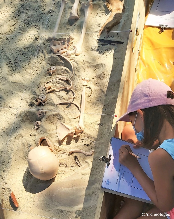 Atelier d'initiation à la fouille archéologique Château de Blandy Blandy