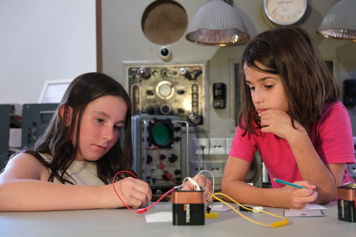 Atelier Electrique à l&rsquo;Electrothèque du lac de Guerlédan, Electrothèque du lac de Guerlédan, Saint-Aignan