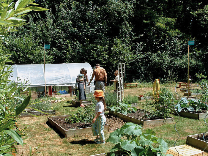 Atelier Esquisses et croquis dans le jardin de la Maison de l'Environnement Maison de l'Environnement Vert-Saint-Denis