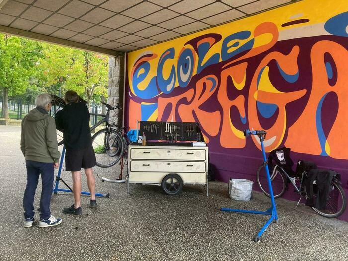 Atelier mobile participatif d&rsquo;auto-réparation de vélo, Ecole Toni Morrison, Rennes