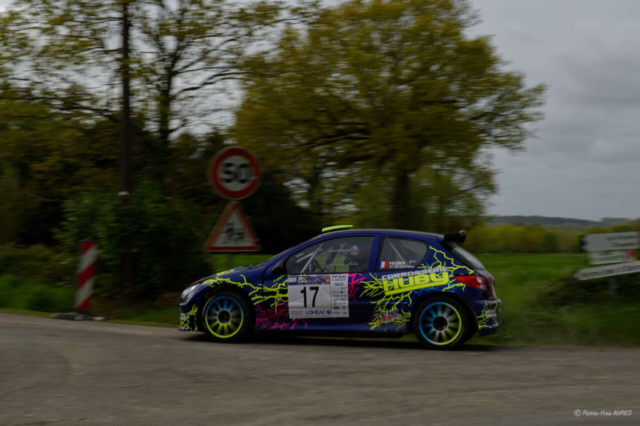 Cédric HUBY termine 8e du rallye national sur la Peugeot 206 S16 numéro 17, dans le groupe FRally et 1er en classe F214 avec le copilote Ronan PRIGENT