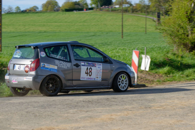 Killian TOUSSAINT termine 23e du rallye national sur la Citroën C2 R2 numéro 48, dans le groupe FRC4 et 1er en classe R2 avec la copilote Estelle SERRE
