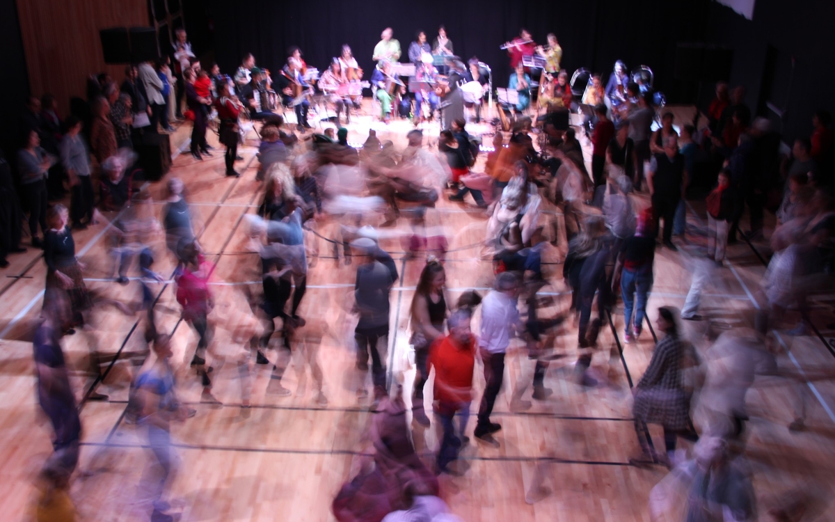 Bal Folk – Orchestre Blague à Part MJC Les Hauts de Belleville PARIS
