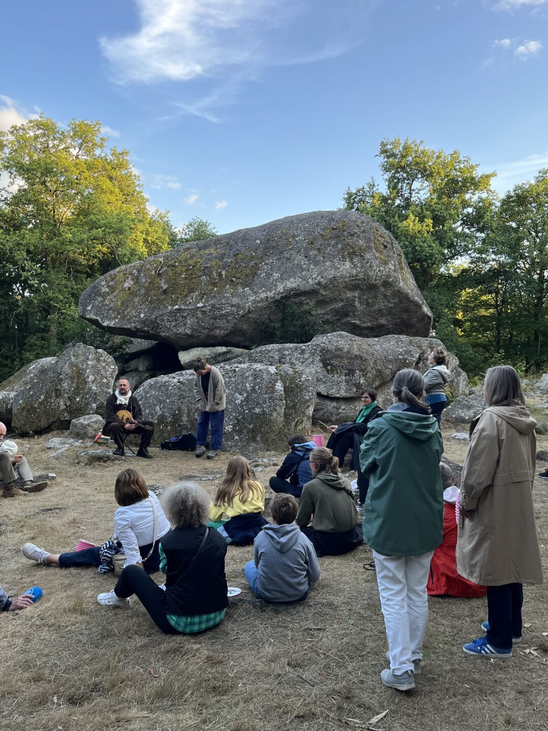 Balade contée en semi nocturne aux Pierres Jaumâtres  Toulx-Sainte-Croix