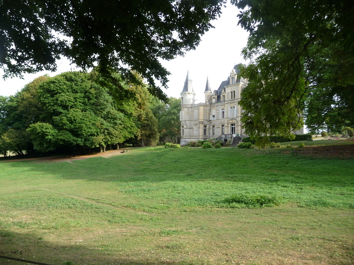 Balade découverte du parc du château de Luanges Luanges 58130 Urzy Urzy