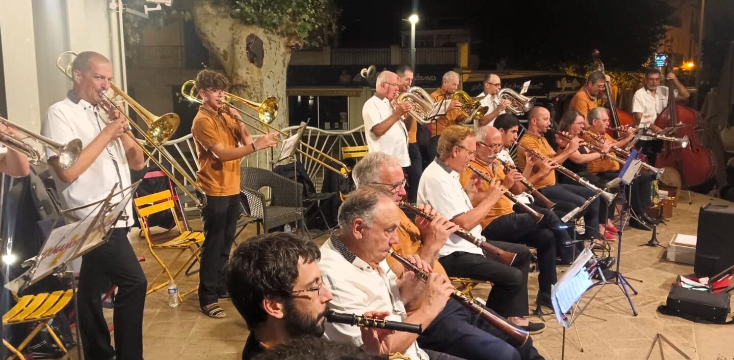 BALLADA AVEC LA COBLA LA PRINCIPAL DEL ROSSELLO  Sorède