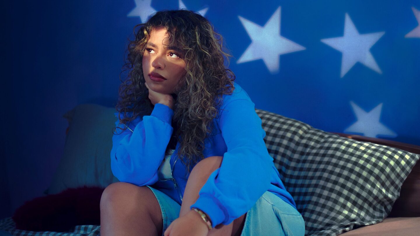 BELLA KAY LES ETOILES Paris