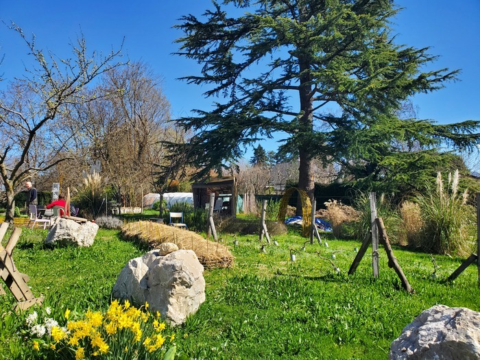 Bienvenue au jardin du centre médico-psychologique Montjay SAJ Montjay APEI Chambéry Chambéry