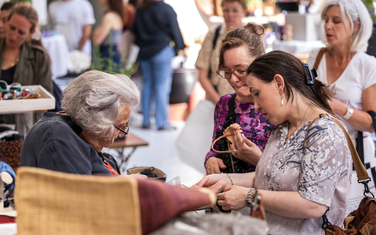 Braderie Humanitaire : Sauver les enfants des rues Espace Commines Paris