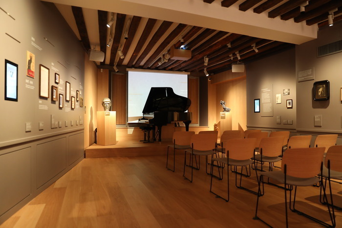 Chant-lyrique chez Debussy Maison natale de Claude Debussy Saint-Germain-en-Laye