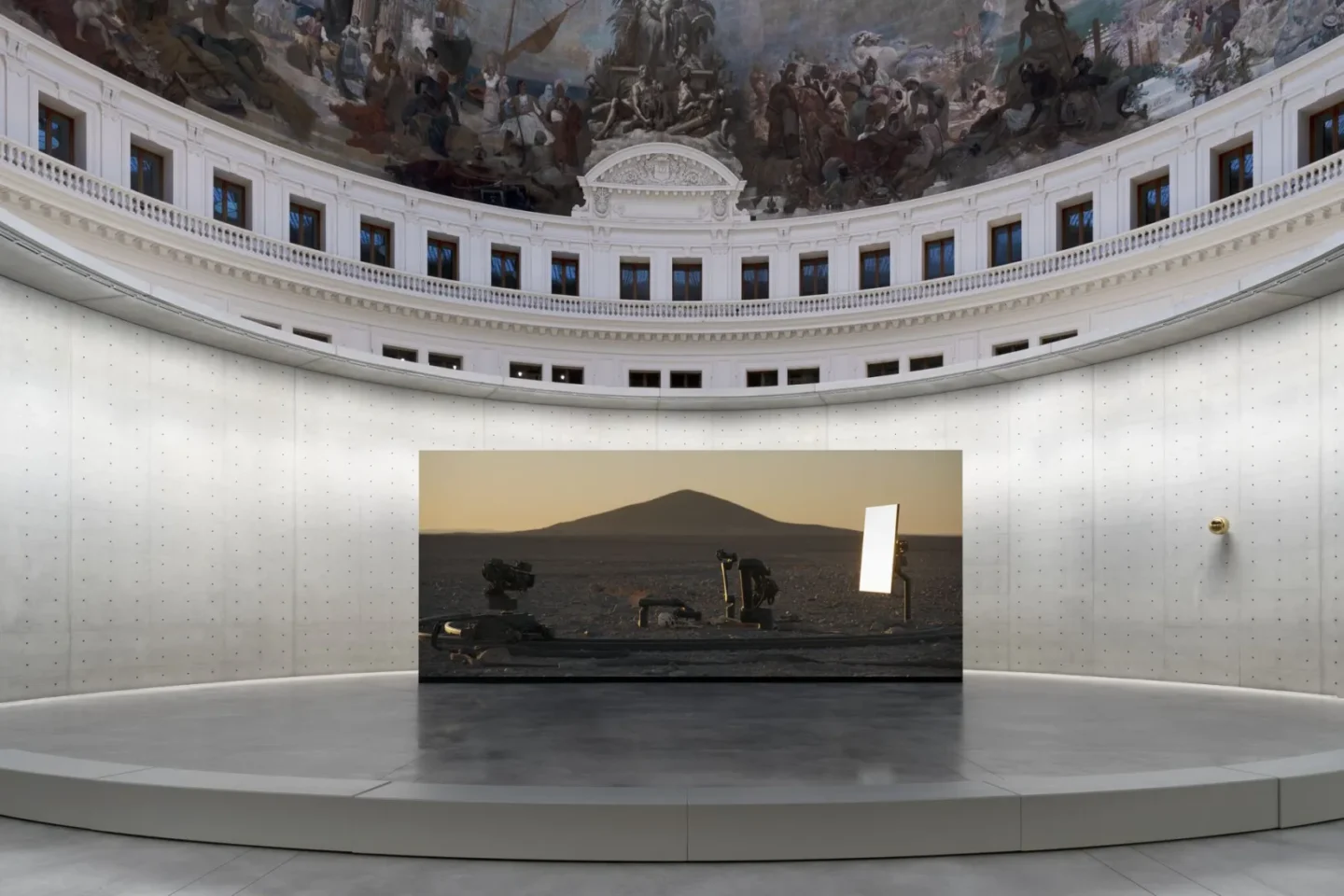 Pierre Huyghe, Camata, exposition Clair-obscur à la Bourse de Commerce