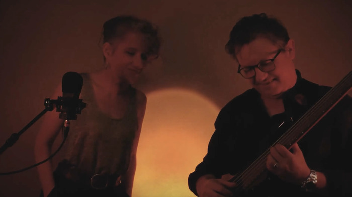 Concert pop avec Hint of Venus chez Rémi à Courbevoie – 7 mai 2026, Apparemment C, Courbevoie