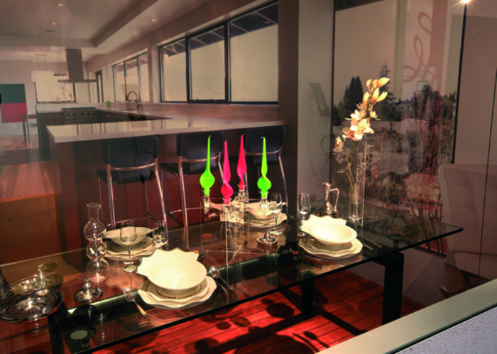 Cyan sur table, Musée Départemental De La Faïence Et Des Arts De La Table, Samadet