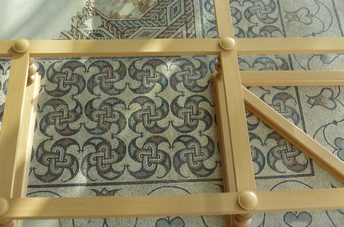 Découverte du décor géométrique des mosaïques antiques Musée gallo-romain de Saint Romain en Gal Saint-Romain-en-Gal