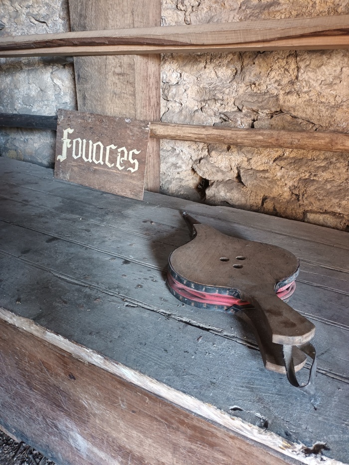 Découverte du fournil et vente de fouaces, Donjon de Bazoges-en-Pareds, Bazoges-en-Pareds