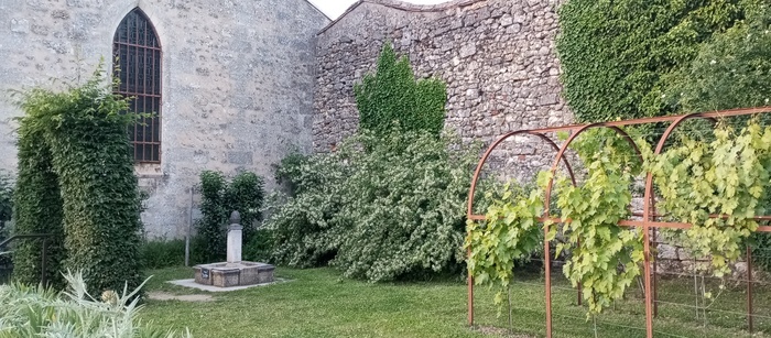 Découverte d&rsquo;un jardin d&rsquo;inspiration médiévale, Jardin médiéval de la Grange Dimière de l&rsquo;Abbaye de la Sauve Majeure, La Sauve