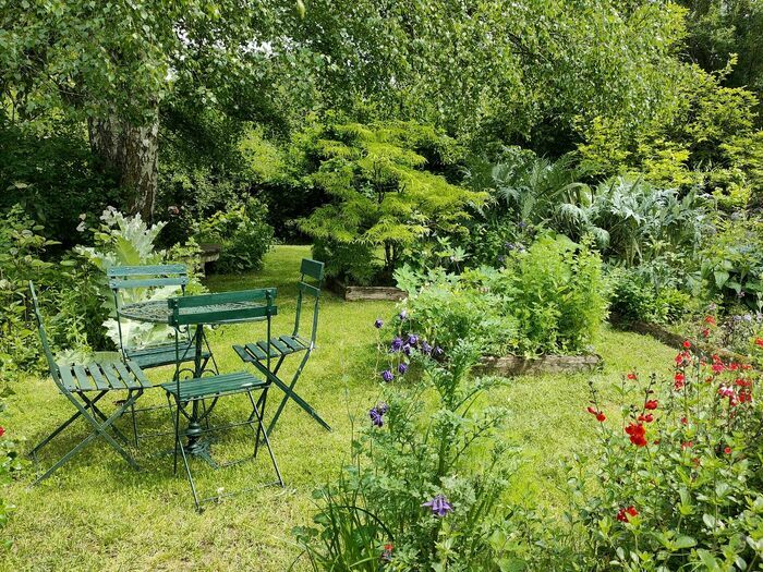 Découverte d&rsquo;un jardin foisonnant plein de charme, Prieuré et Jardin de Laverré, Aslonnes