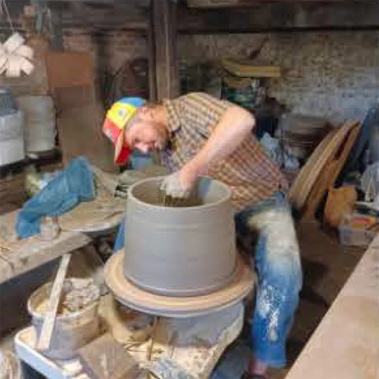 Démonstration de Tournage de la Poterie du Haut  Neuvy-Deux-Clochers